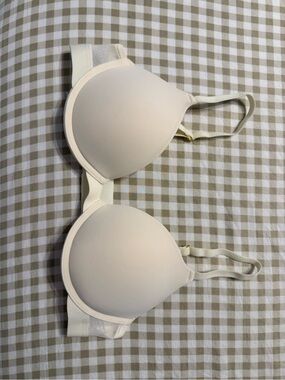 Pepper Bra Everyday Smooth Push Up T-Shirt Bra in Cream - Women's Intimates